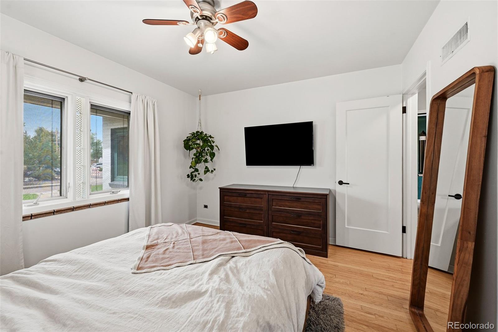 MLS Image #13 for 5075 w moncrieff place,denver, Colorado
