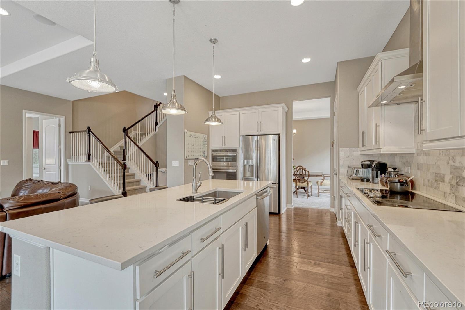 MLS Image #10 for 681 e dry creek circle,littleton, Colorado