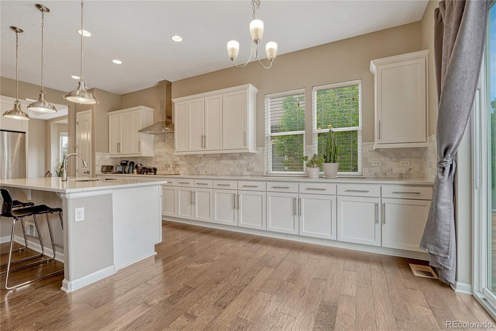 MLS Image #14 for 681 e dry creek circle,littleton, Colorado
