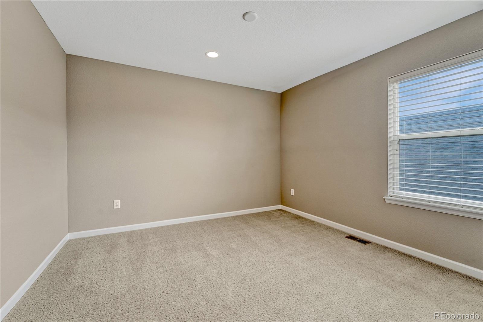 MLS Image #29 for 681 e dry creek circle,littleton, Colorado