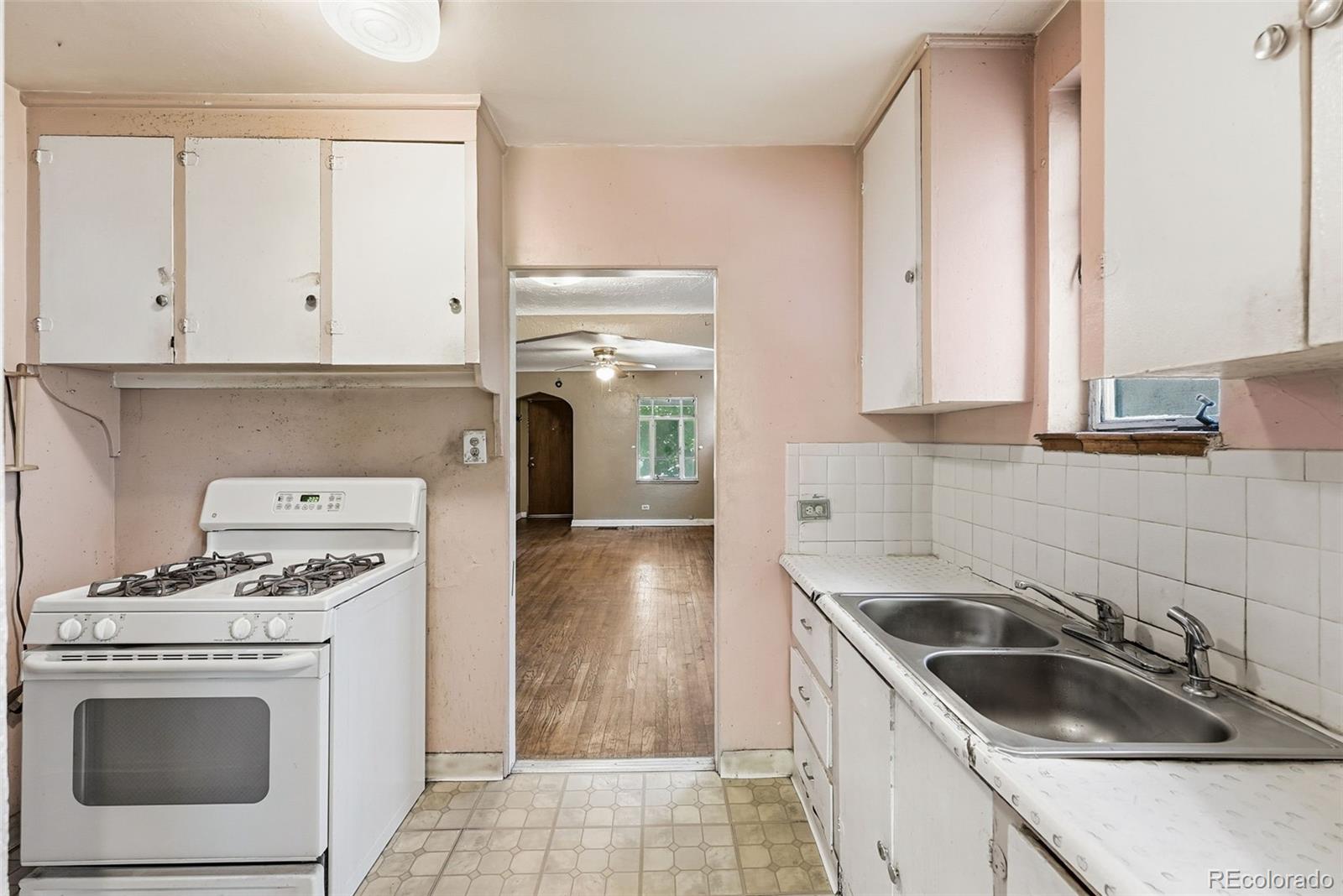MLS Image #7 for 2661 n glencoe street,denver, Colorado