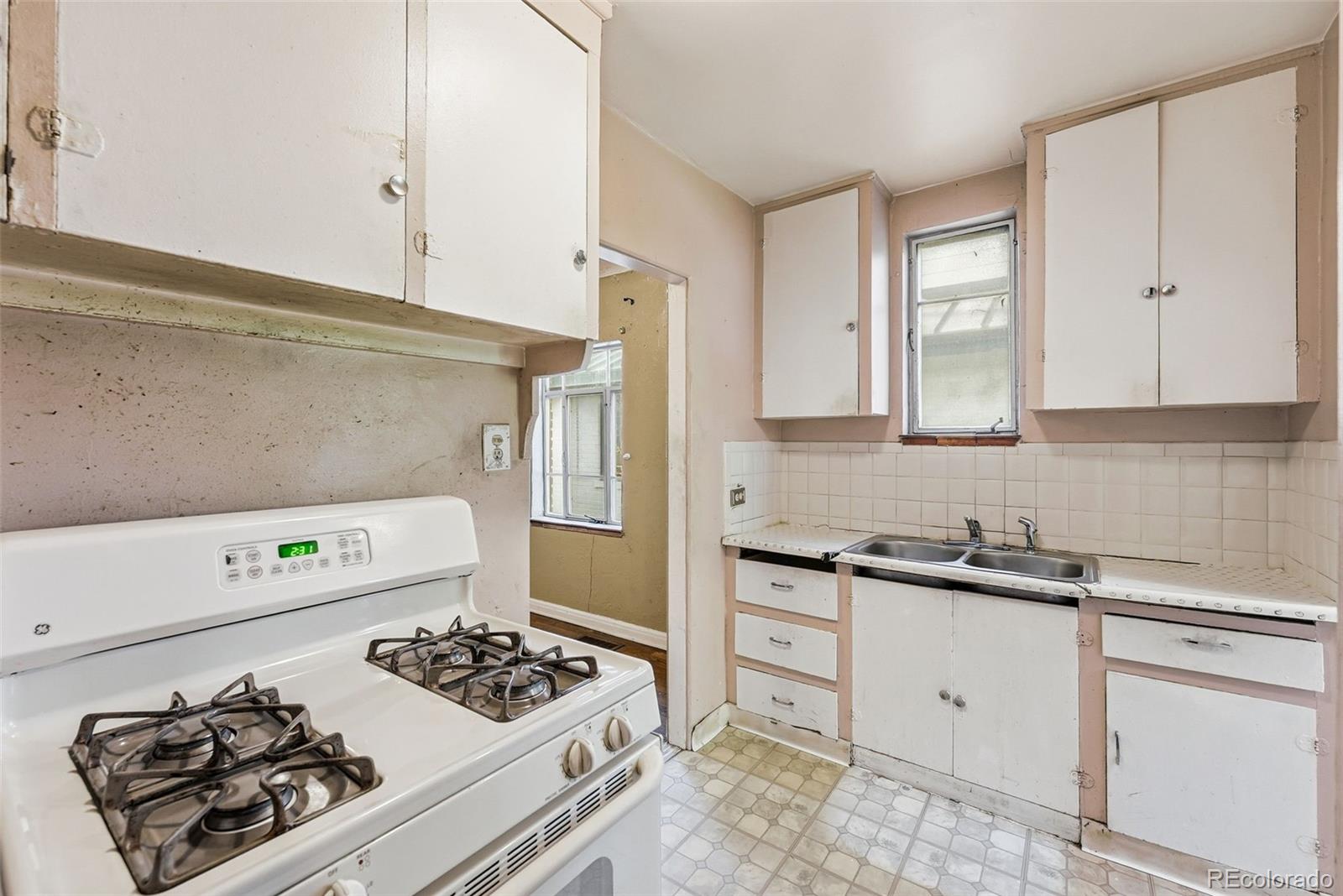 MLS Image #8 for 2661 n glencoe street,denver, Colorado