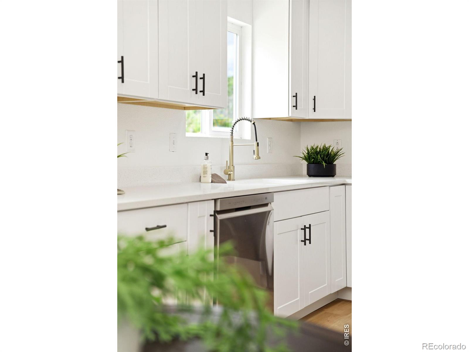 MLS Image #11 for 526  suntrail drive,loveland, Colorado