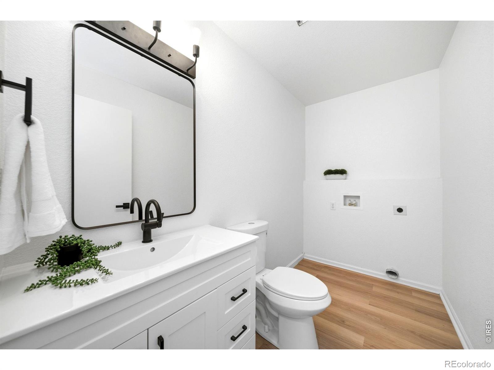 MLS Image #15 for 526  suntrail drive,loveland, Colorado