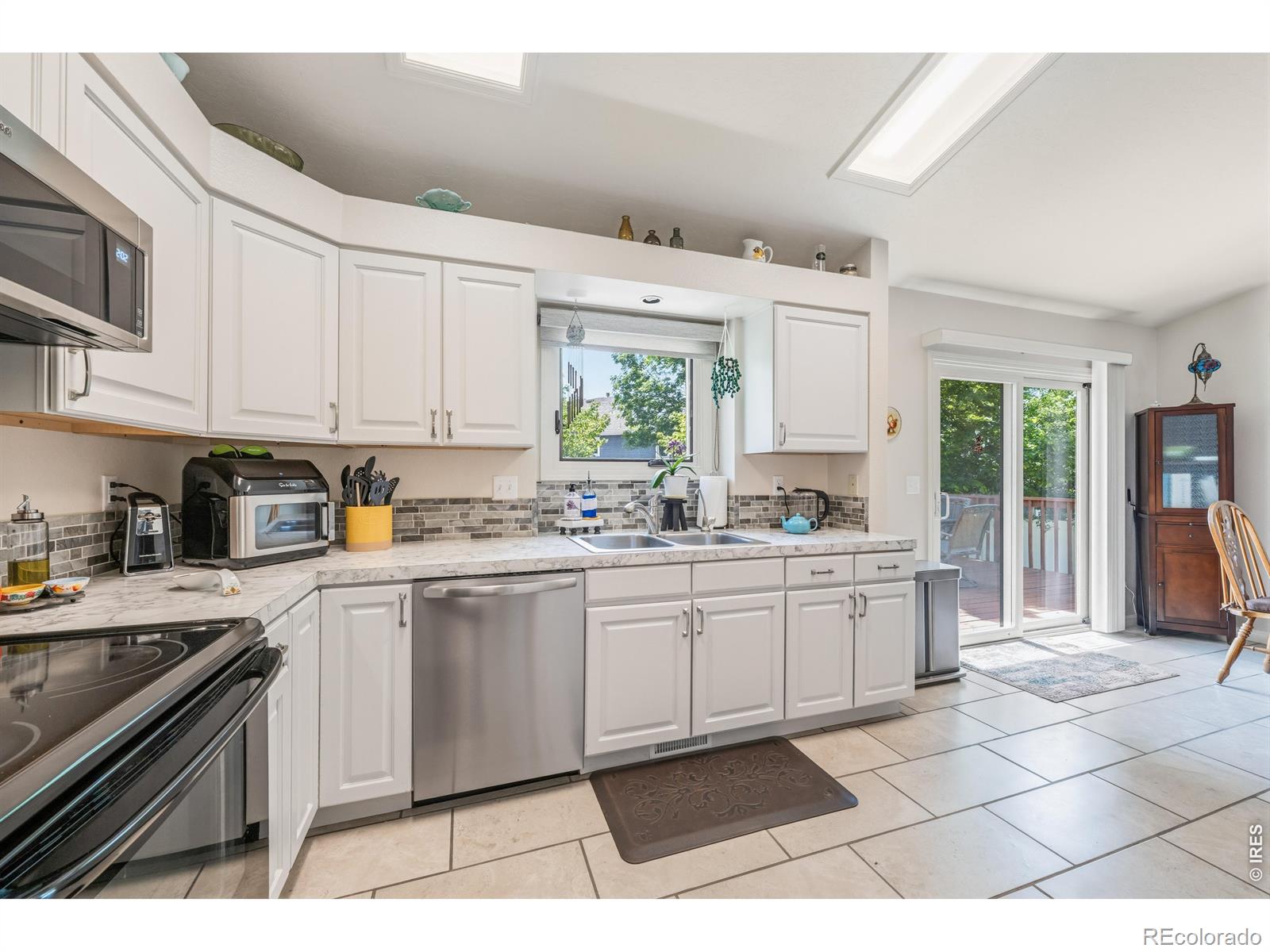 MLS Image #14 for 540  redwood circle,berthoud, Colorado