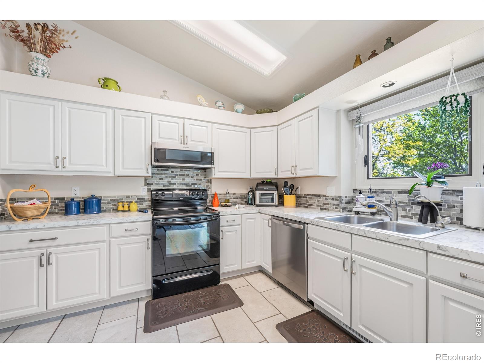 MLS Image #15 for 540  redwood circle,berthoud, Colorado
