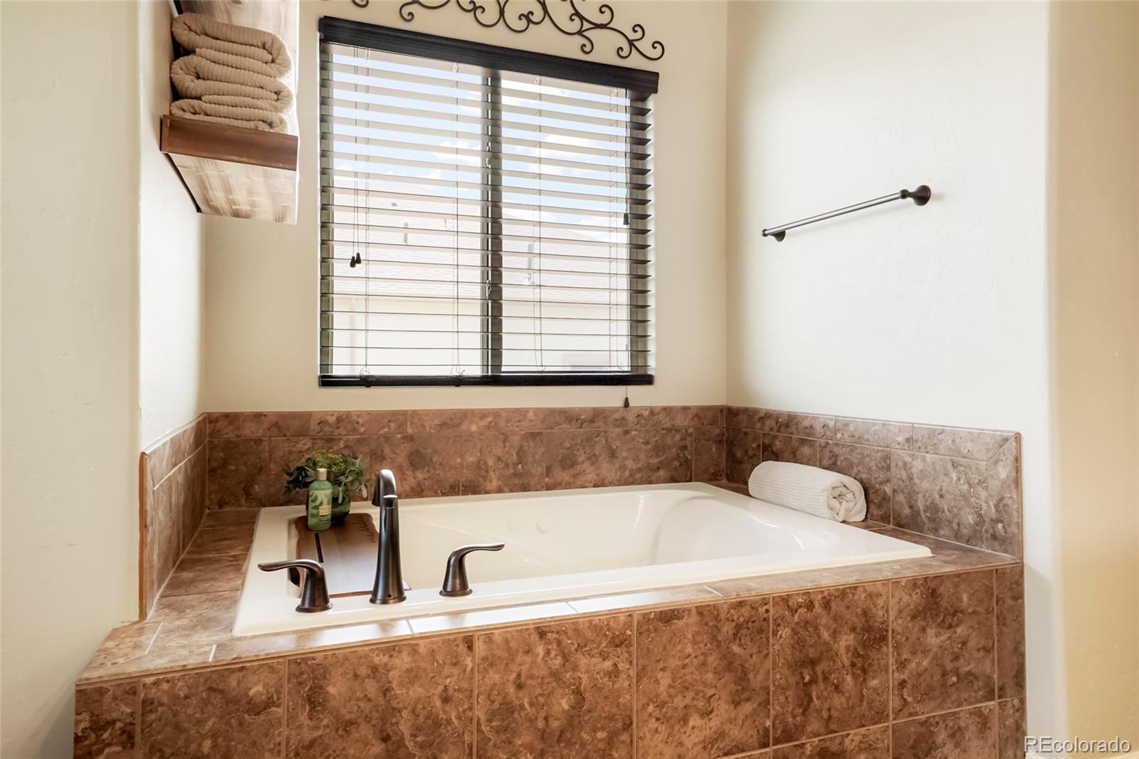 MLS Image #18 for 7995  angel view drive,frederick, Colorado