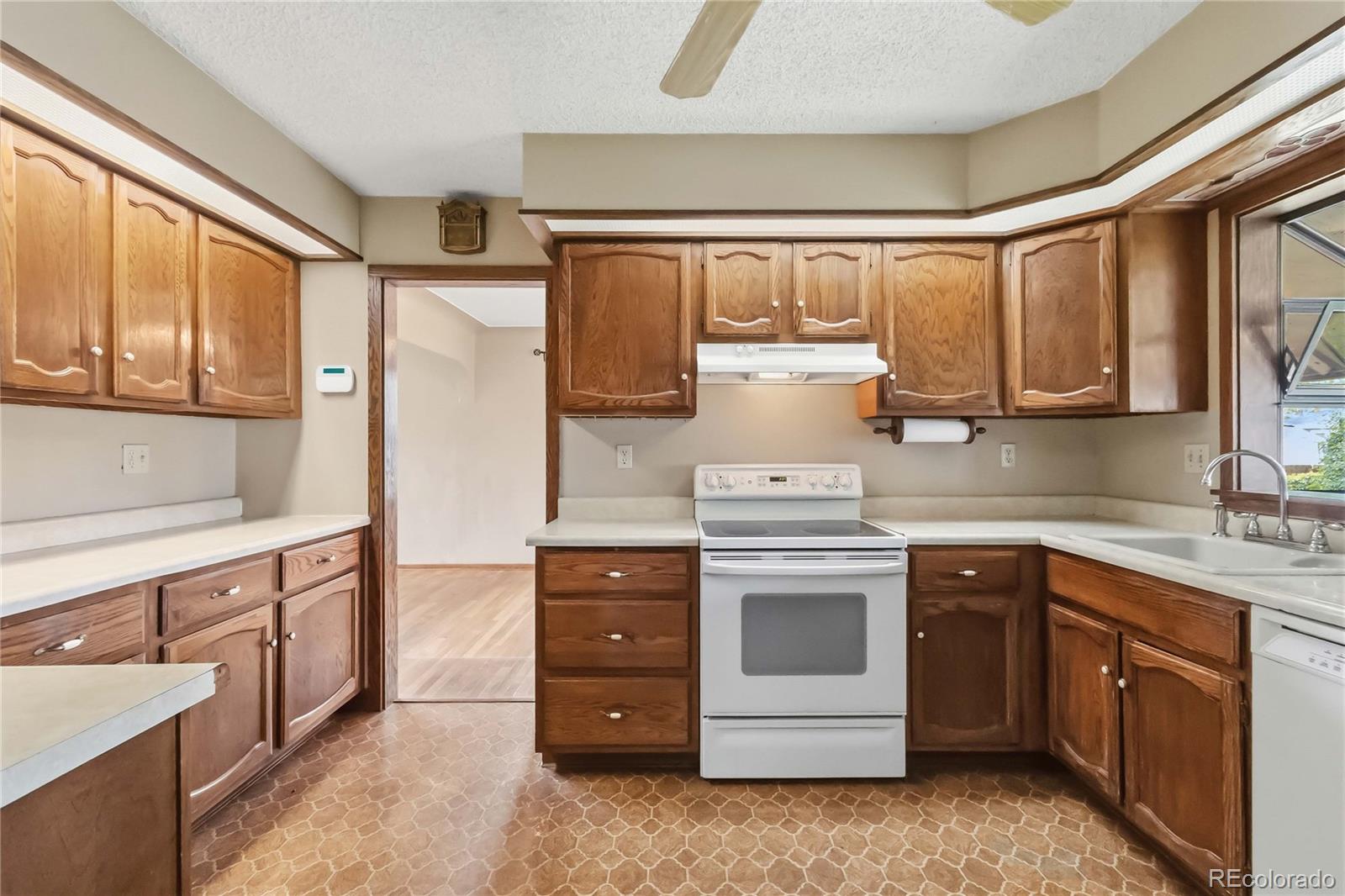 MLS Image #18 for 3995 s pennsylvania street,englewood, Colorado