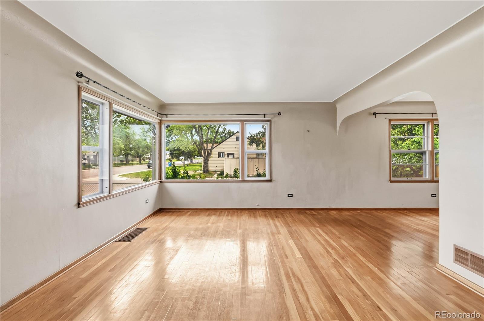 MLS Image #3 for 3995 s pennsylvania street,englewood, Colorado