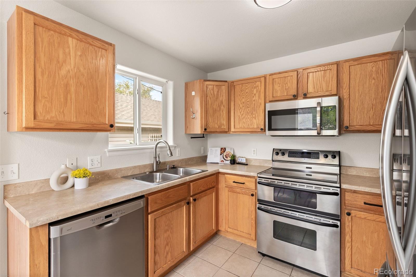 MLS Image #13 for 879 s newton street,denver, Colorado