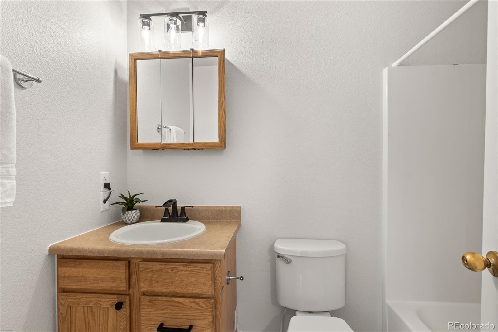 MLS Image #17 for 879 s newton street,denver, Colorado