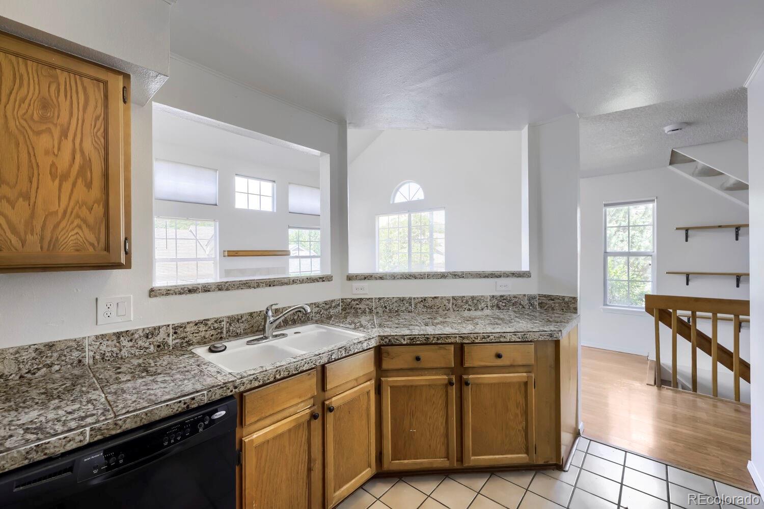 MLS Image #10 for 1470 s quebec way,denver, Colorado
