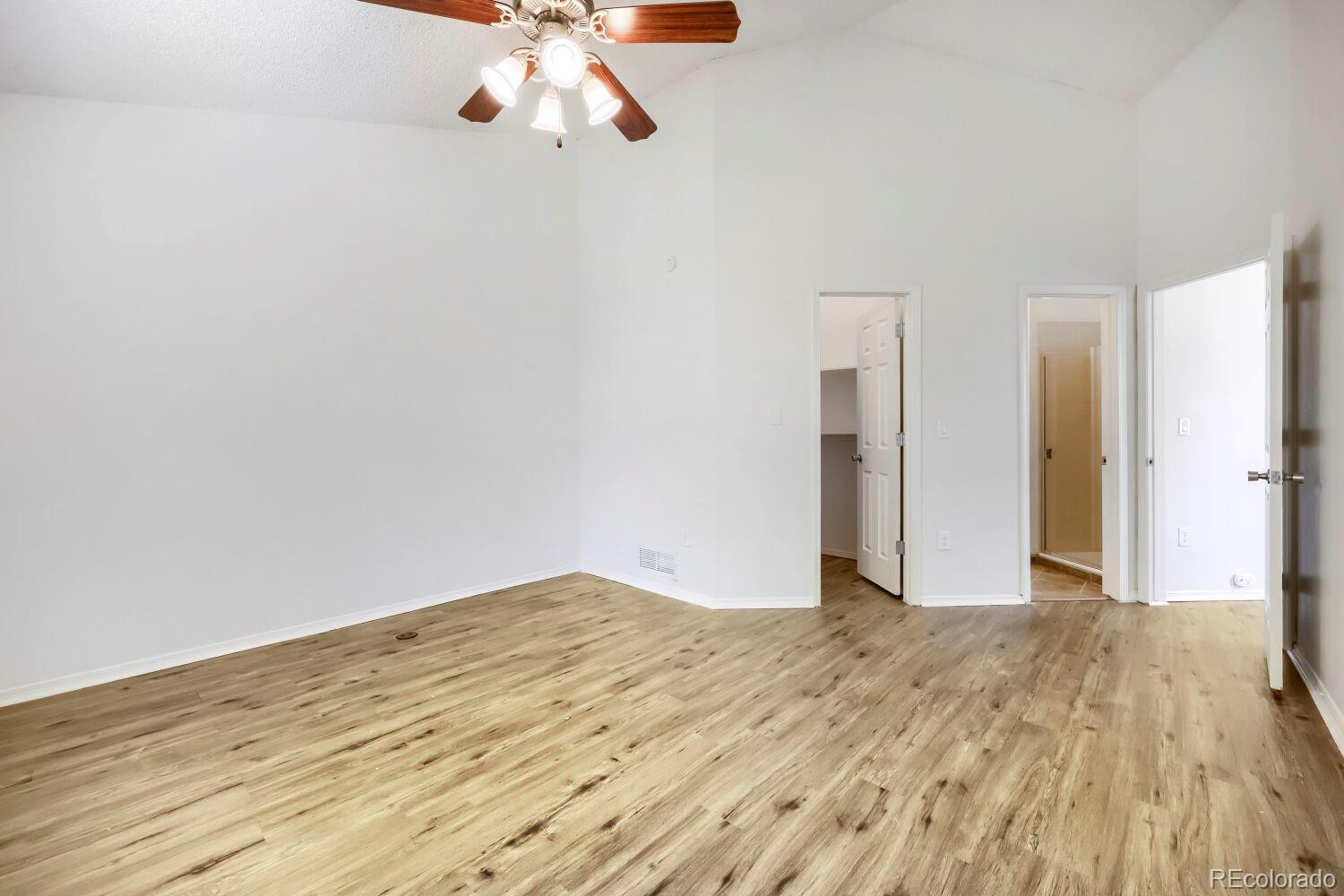 MLS Image #15 for 1470 s quebec way,denver, Colorado