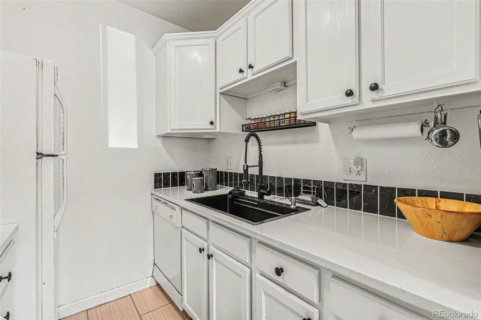 MLS Image #10 for 1520  glencoe street,denver, Colorado