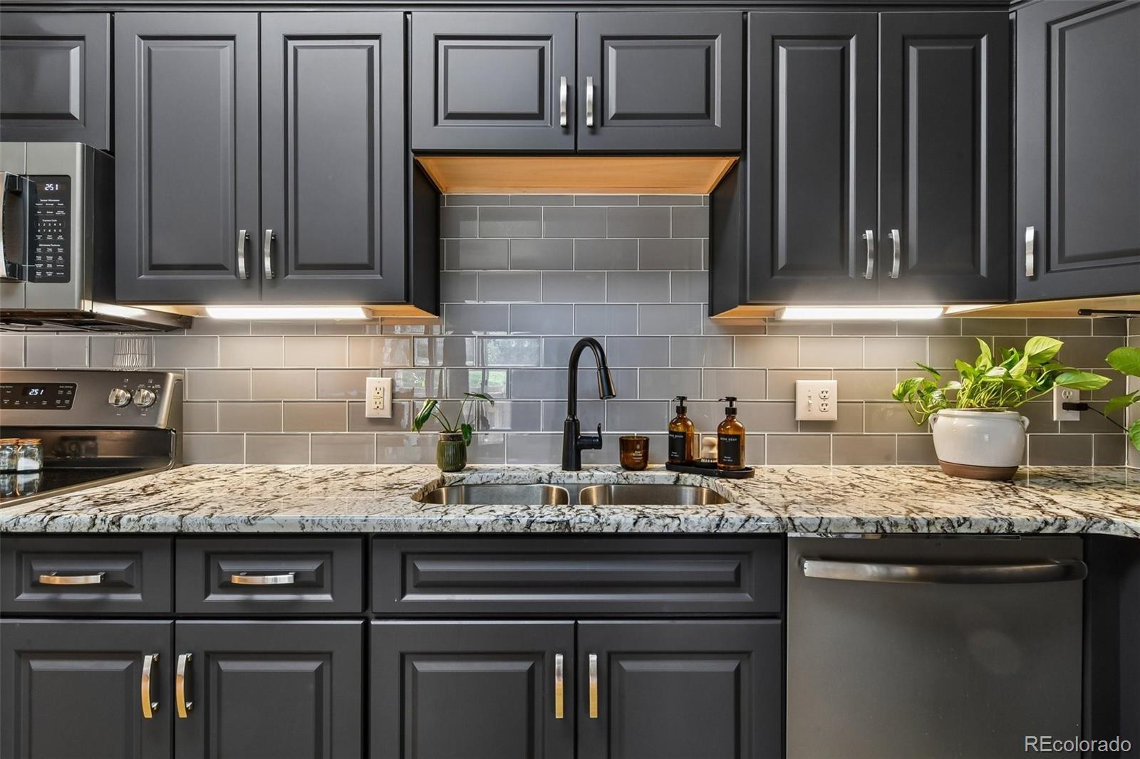 MLS Image #12 for 22920 e roxbury drive e,aurora, Colorado