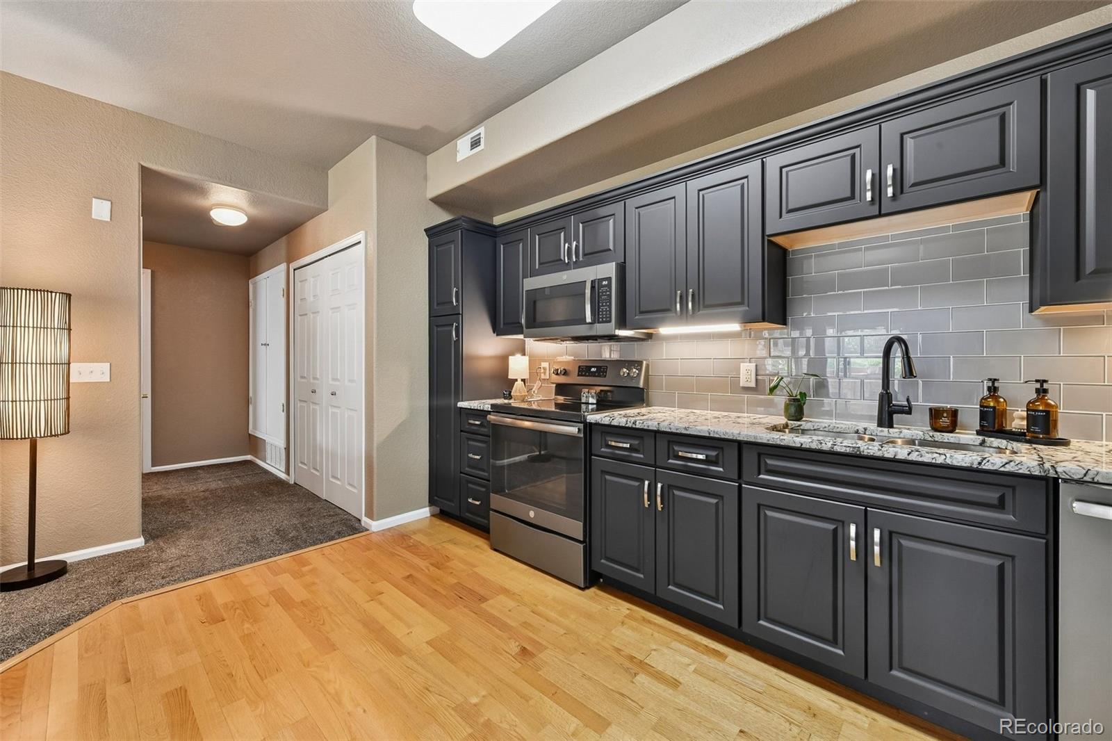 MLS Image #14 for 22920 e roxbury drive e,aurora, Colorado