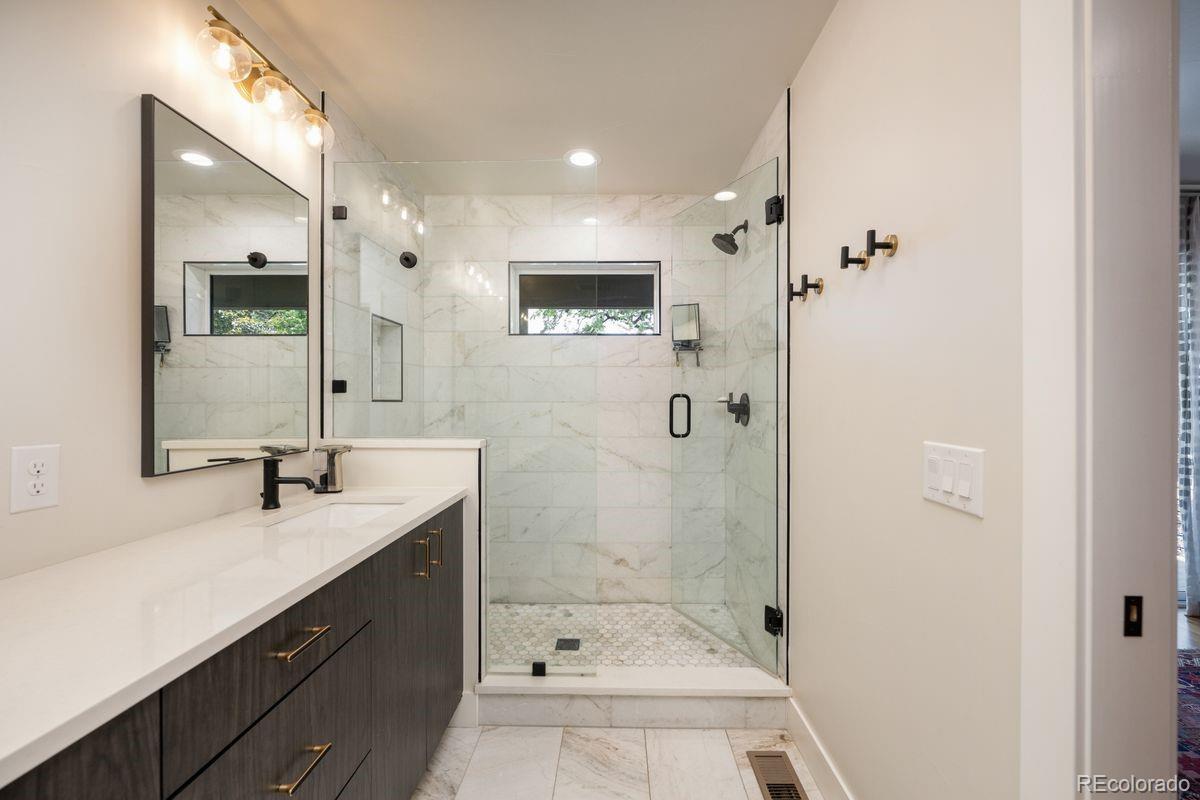 MLS Image #12 for 1529  adams street,denver, Colorado