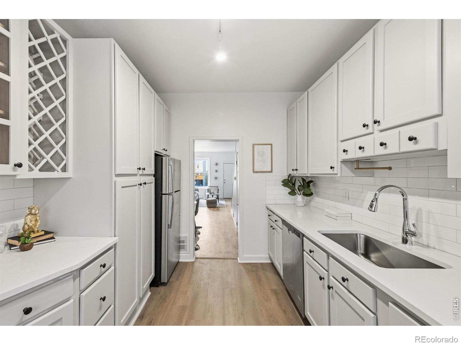 MLS Image #10 for 135 e 8th avenue,denver, Colorado