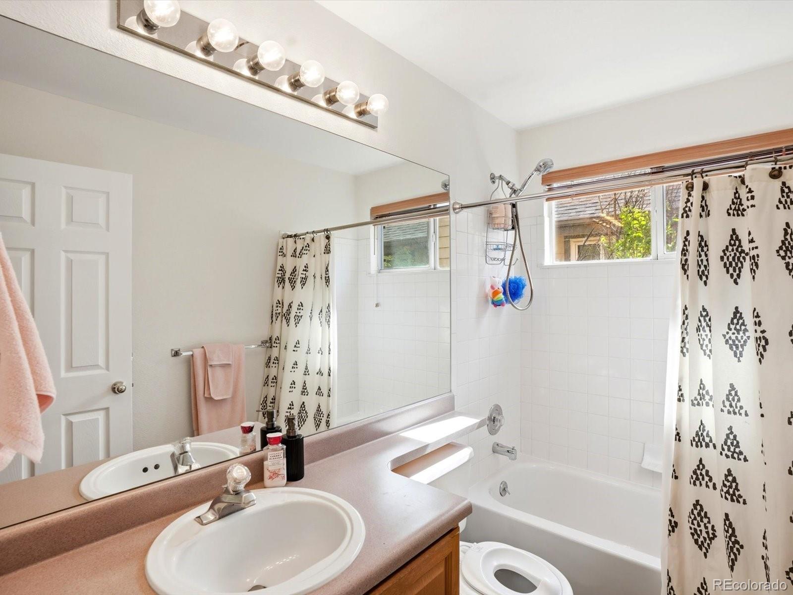 MLS Image #19 for 7444 e villanova place,denver, Colorado