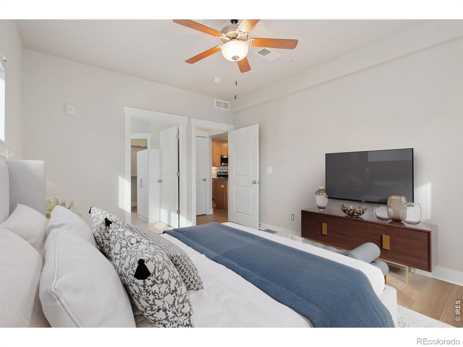 MLS Image #4 for 4672  hahns peak drive,loveland, Colorado