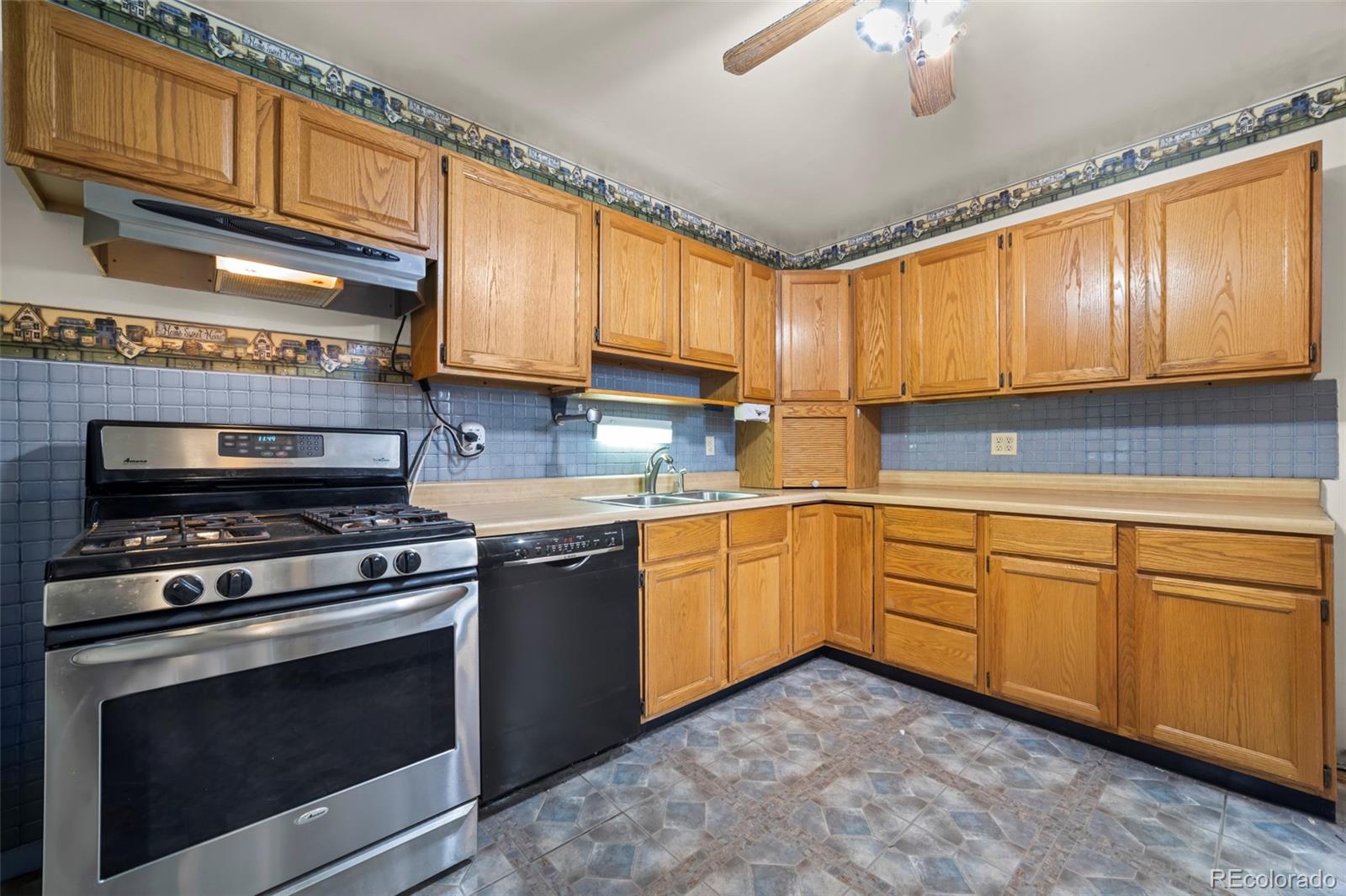 MLS Image #15 for 9261  anderson street,thornton, Colorado