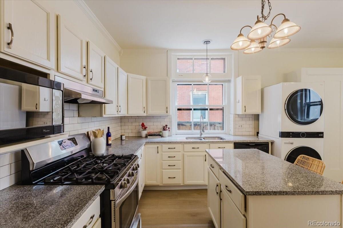 MLS Image #10 for 1019 n clarkson street,denver, Colorado