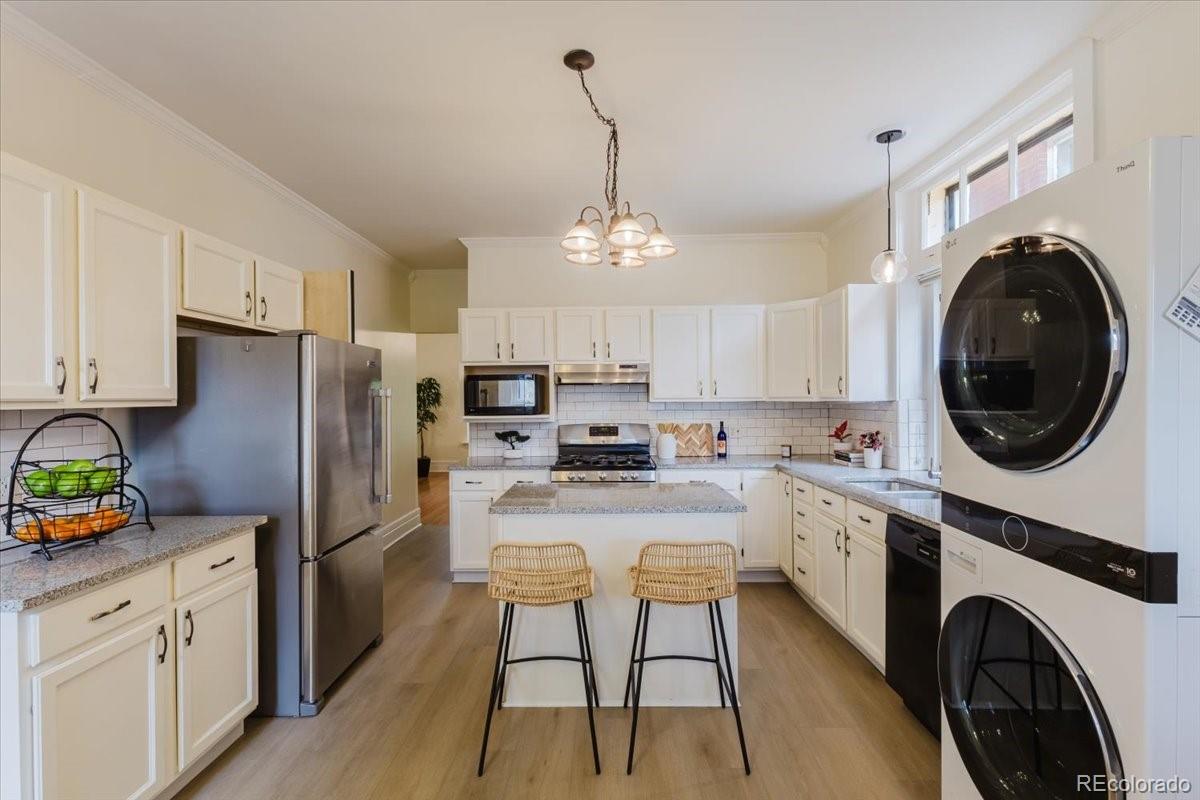 MLS Image #11 for 1019 n clarkson street,denver, Colorado