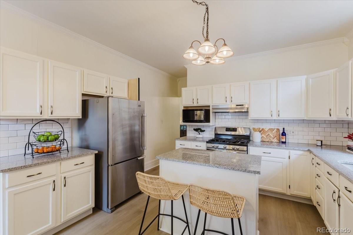 MLS Image #12 for 1019 n clarkson street,denver, Colorado