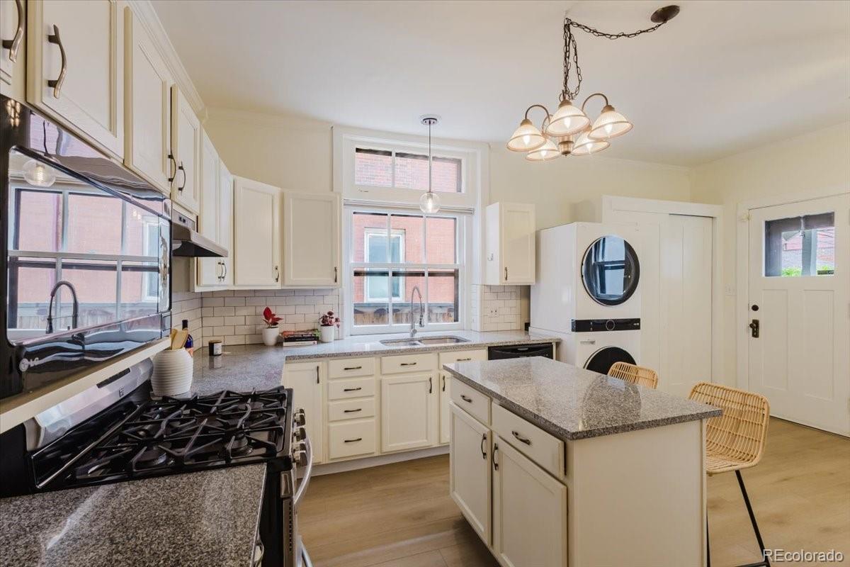 MLS Image #9 for 1019 n clarkson street,denver, Colorado