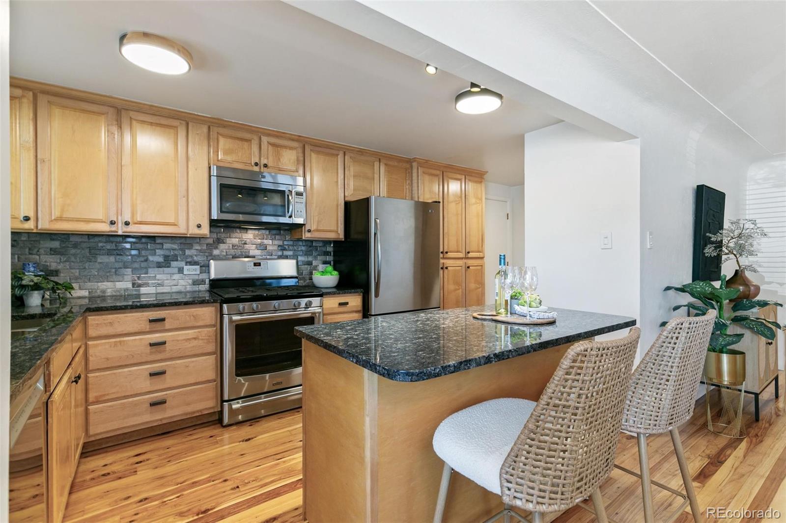 MLS Image #10 for 1440 s bellaire street,denver, Colorado