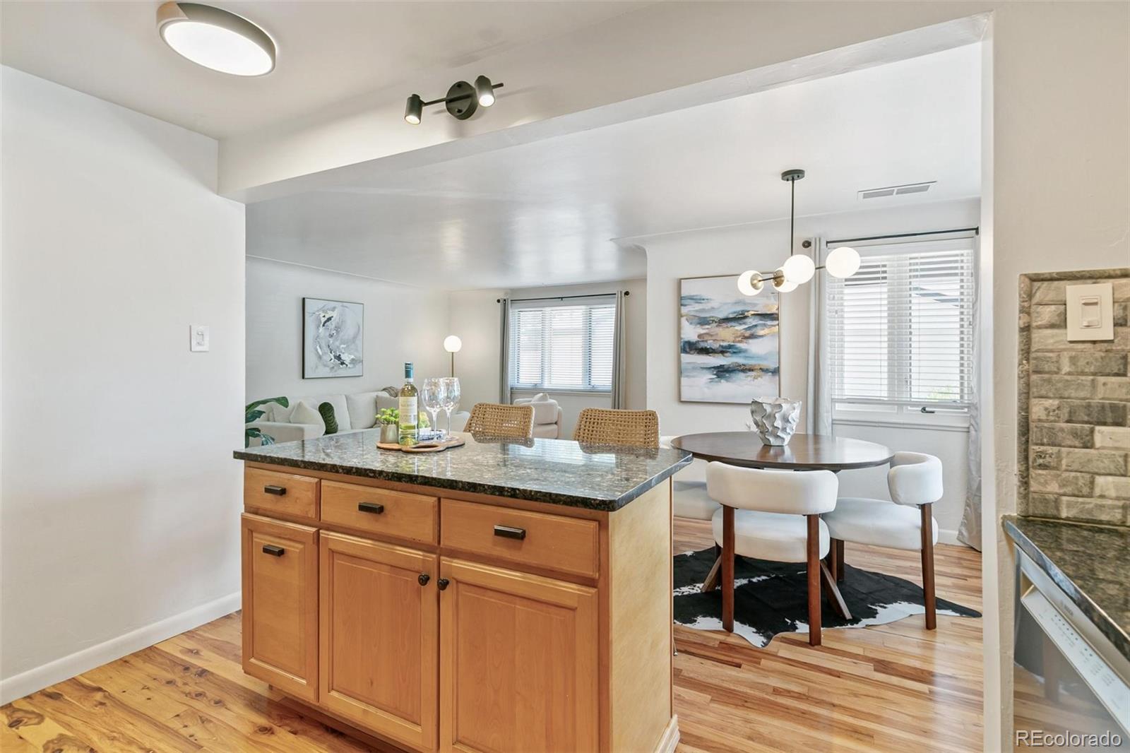 MLS Image #11 for 1440 s bellaire street,denver, Colorado