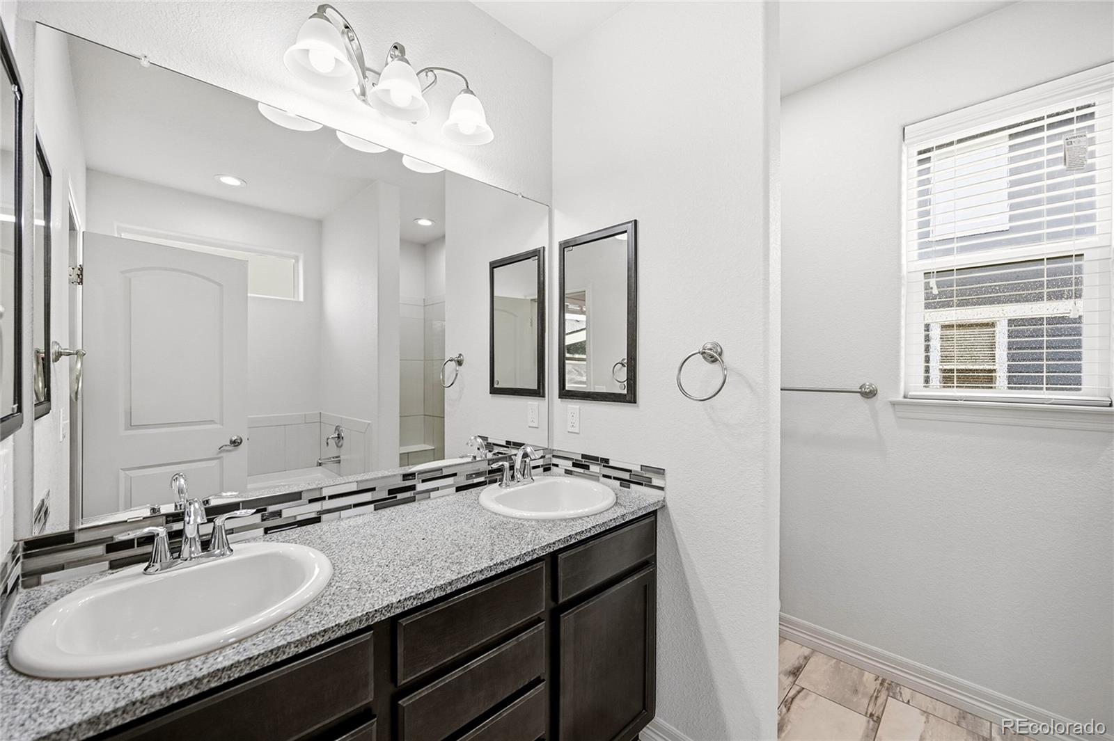 MLS Image #15 for 56640 e 23rd place,strasburg, Colorado