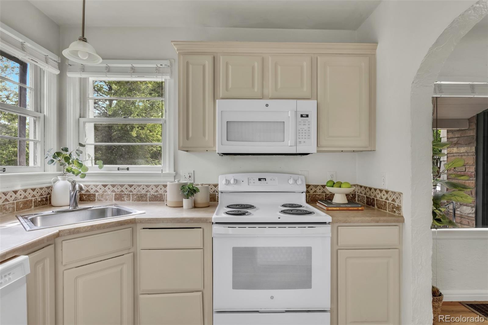 MLS Image #9 for 2660 s humboldt street,denver, Colorado