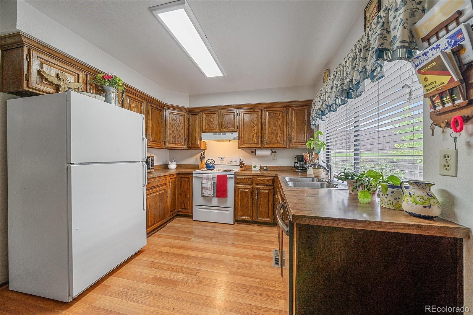 MLS Image #8 for 7752 e phillips circle,centennial, Colorado