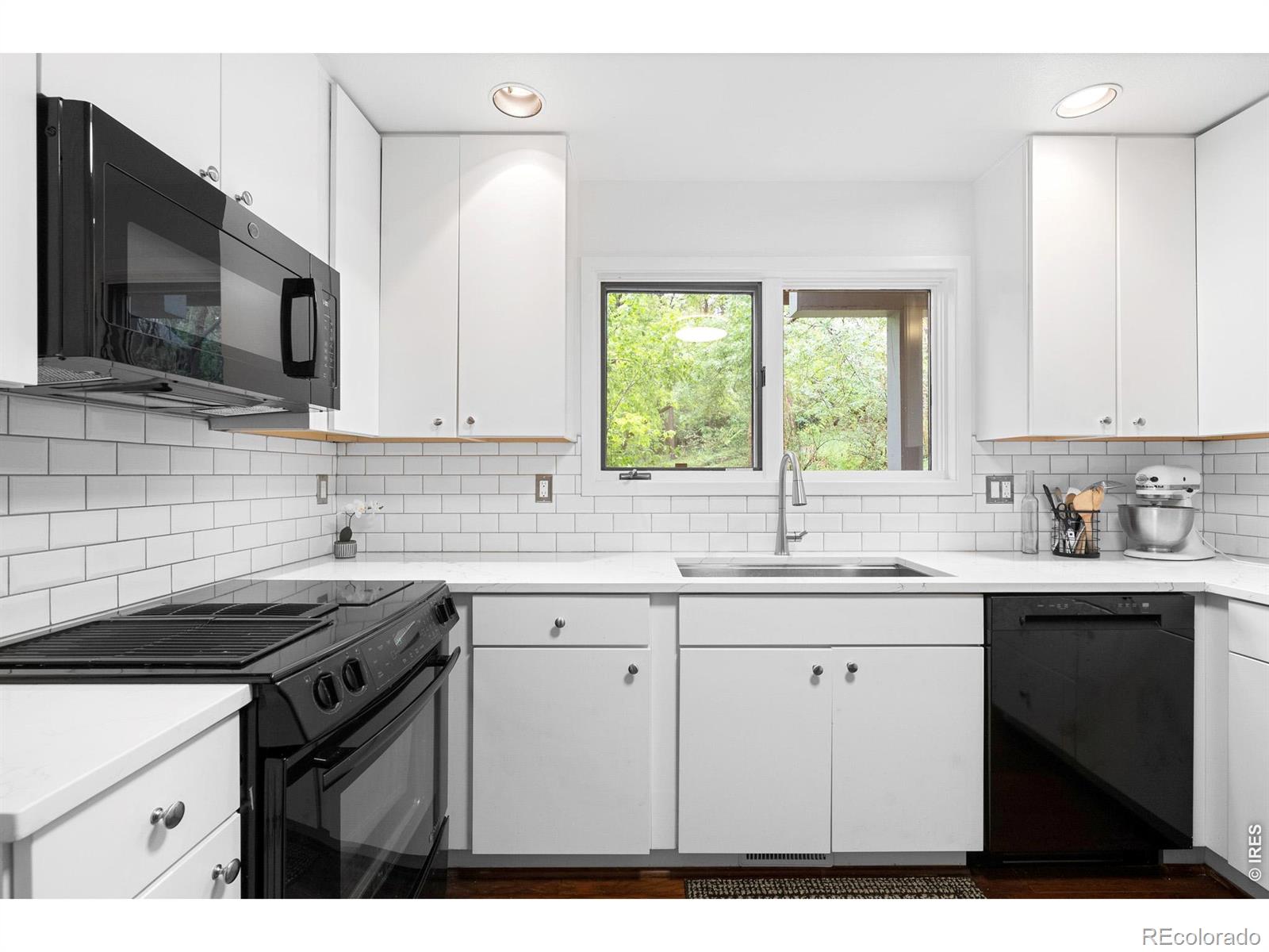 MLS Image #15 for 553  pearl street,boulder, Colorado