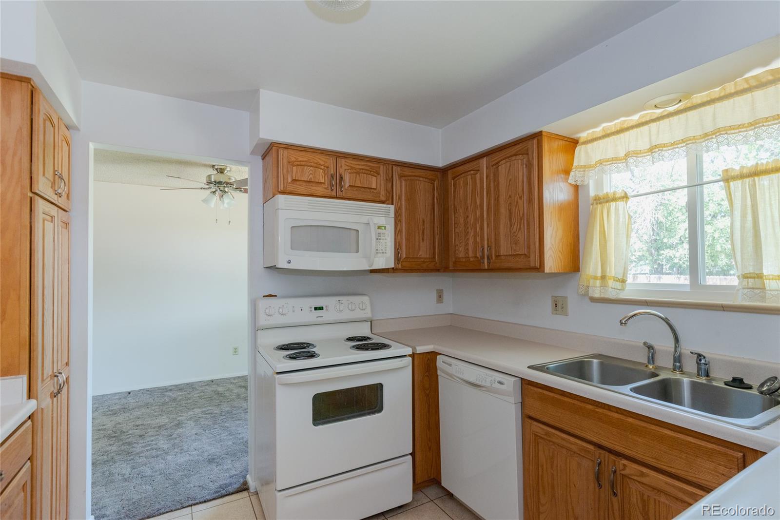 MLS Image #4 for 8937 w woodard drive,lakewood, Colorado