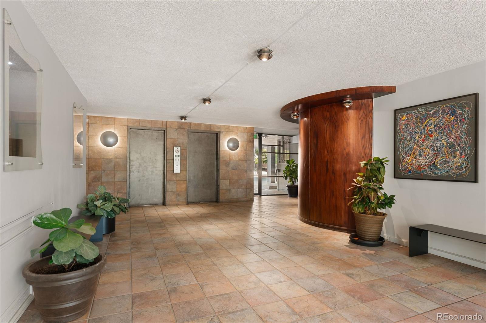 MLS Image #11 for 909 n logan street,denver, Colorado