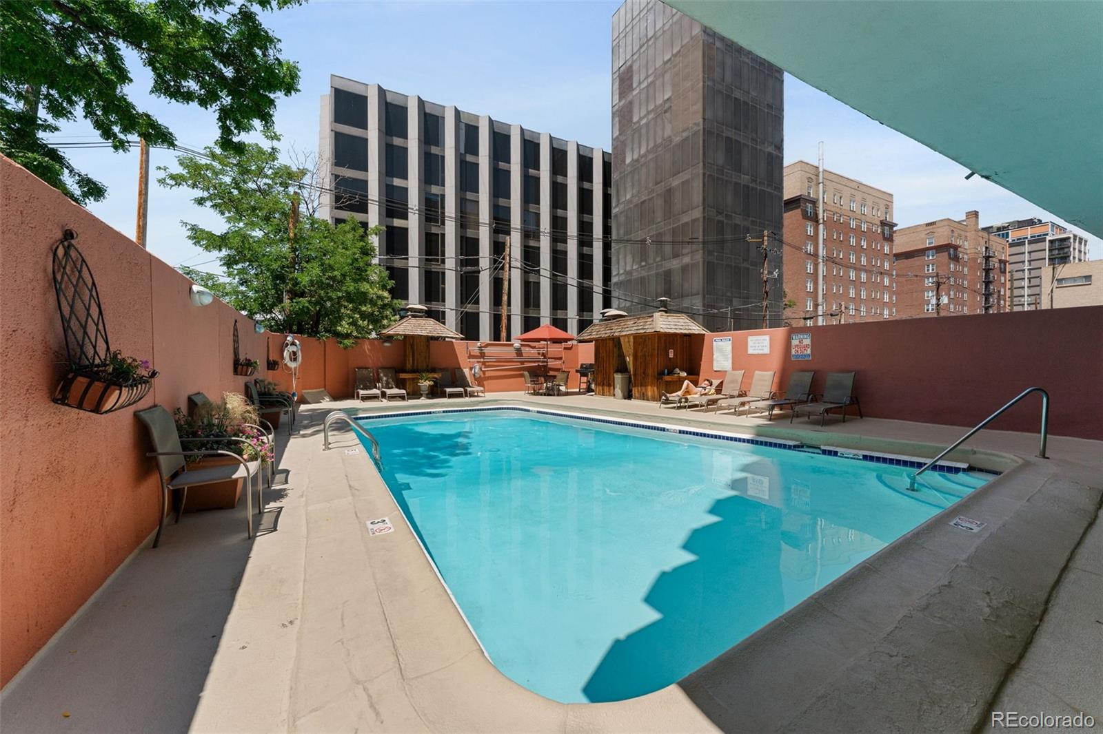 MLS Image #14 for 909 n logan street,denver, Colorado