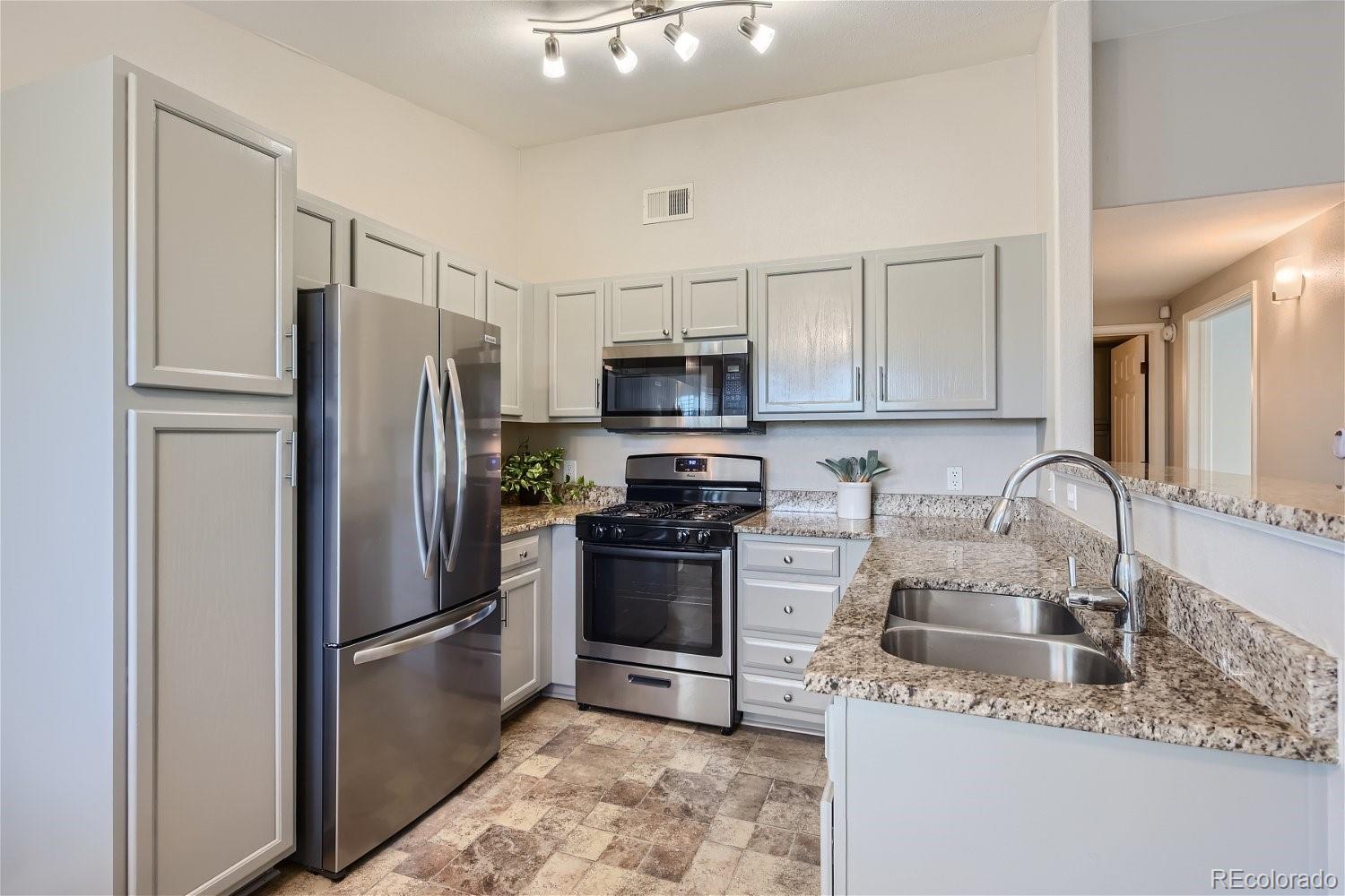 MLS Image #3 for 8469  little rock way,highlands ranch, Colorado