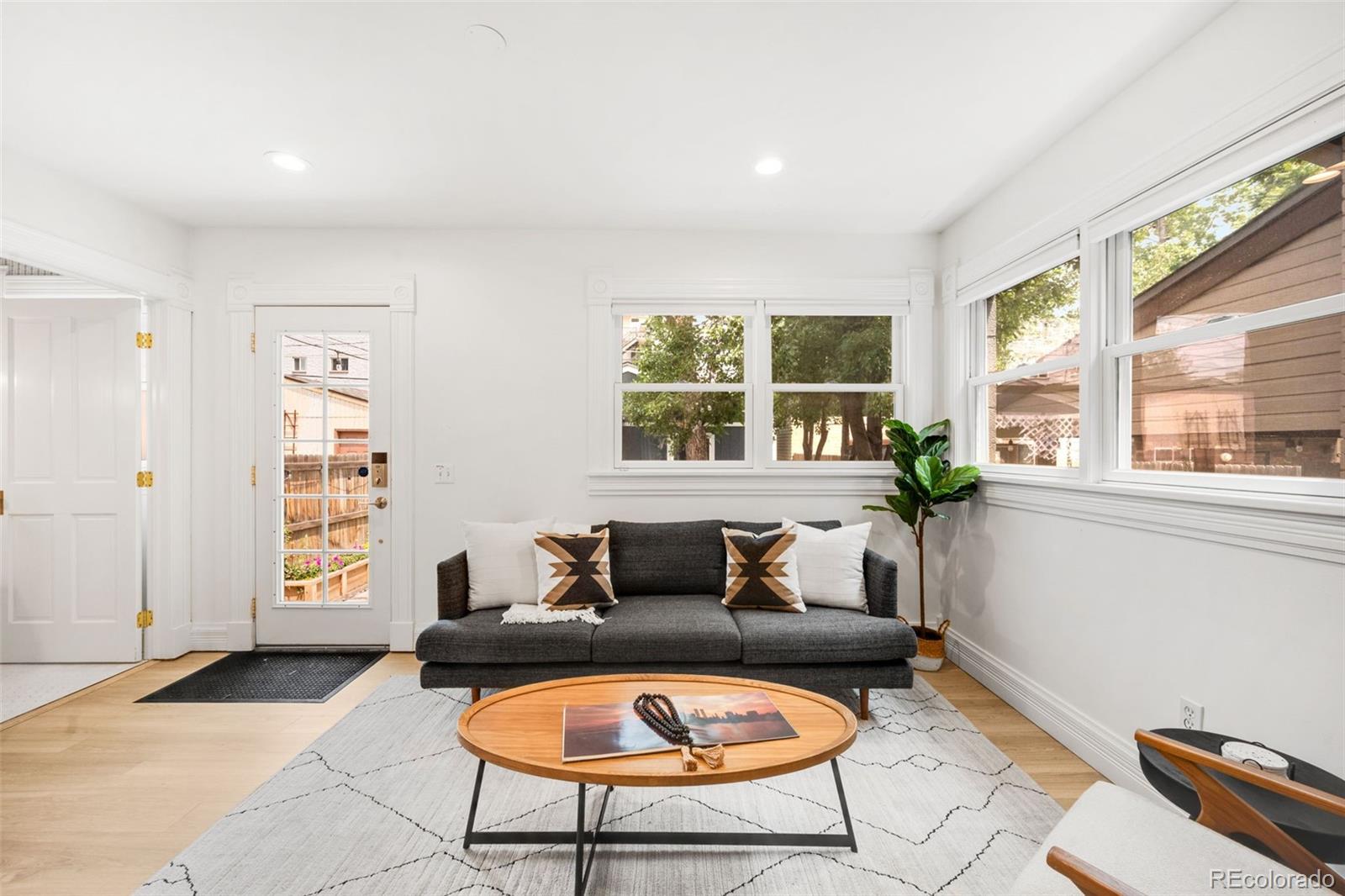 MLS Image #15 for 30 s grant street,denver, Colorado