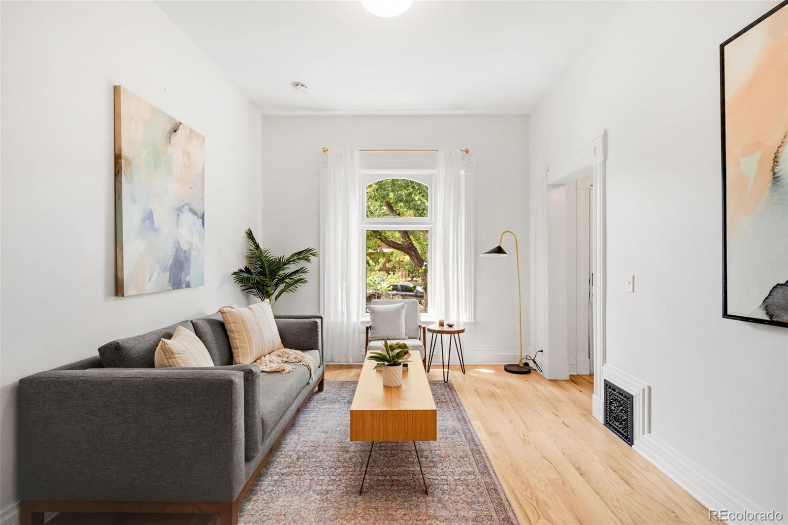 MLS Image #2 for 30 s grant street,denver, Colorado