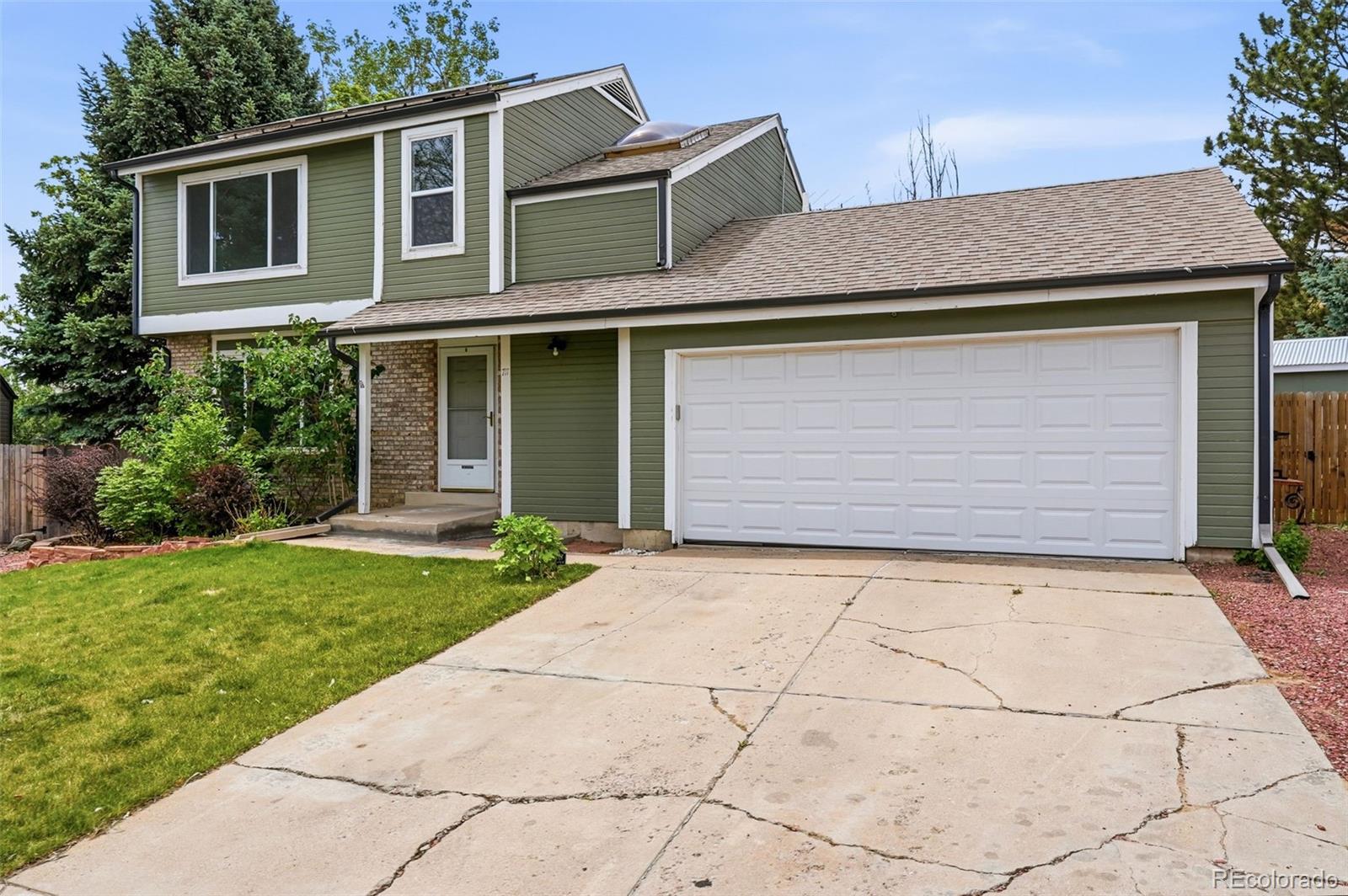 MLS Image #1 for 711 s granby circle,aurora, Colorado