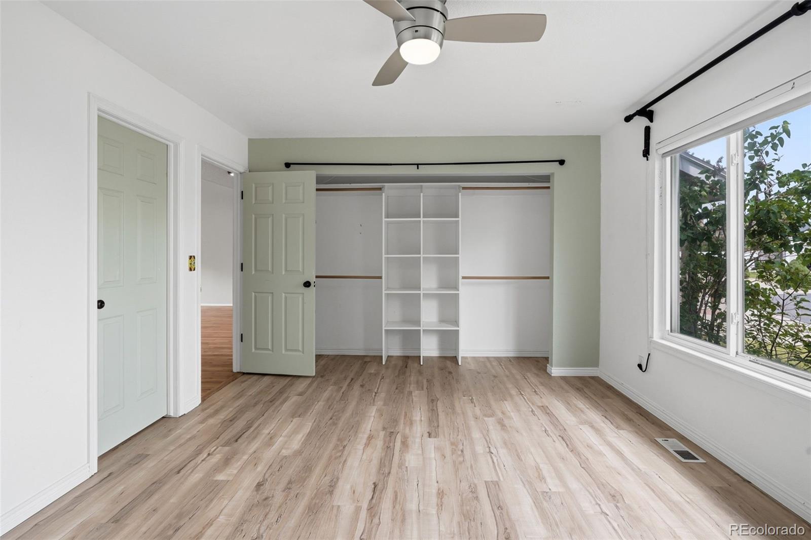 MLS Image #15 for 711 s granby circle,aurora, Colorado