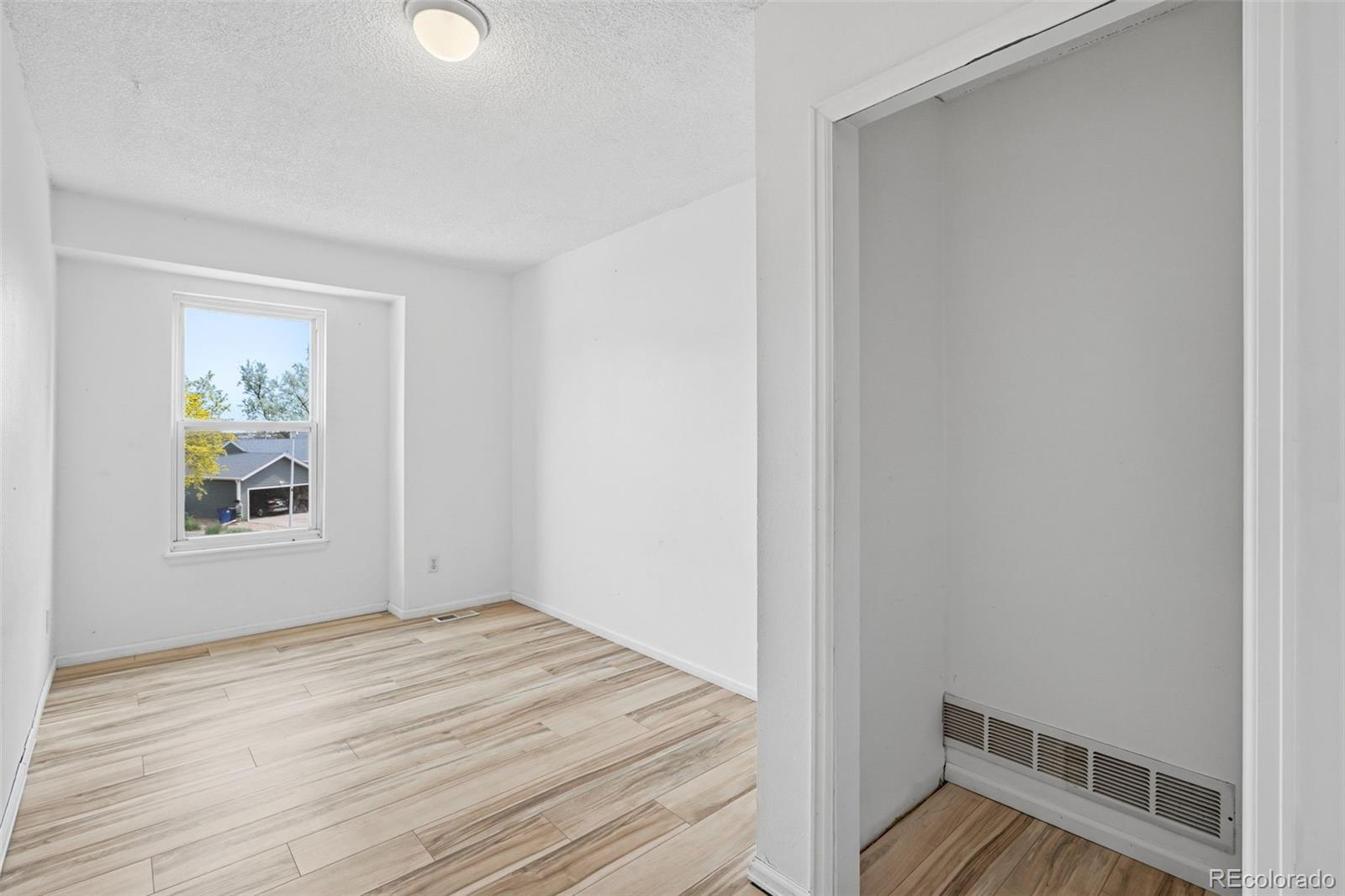 MLS Image #17 for 711 s granby circle,aurora, Colorado
