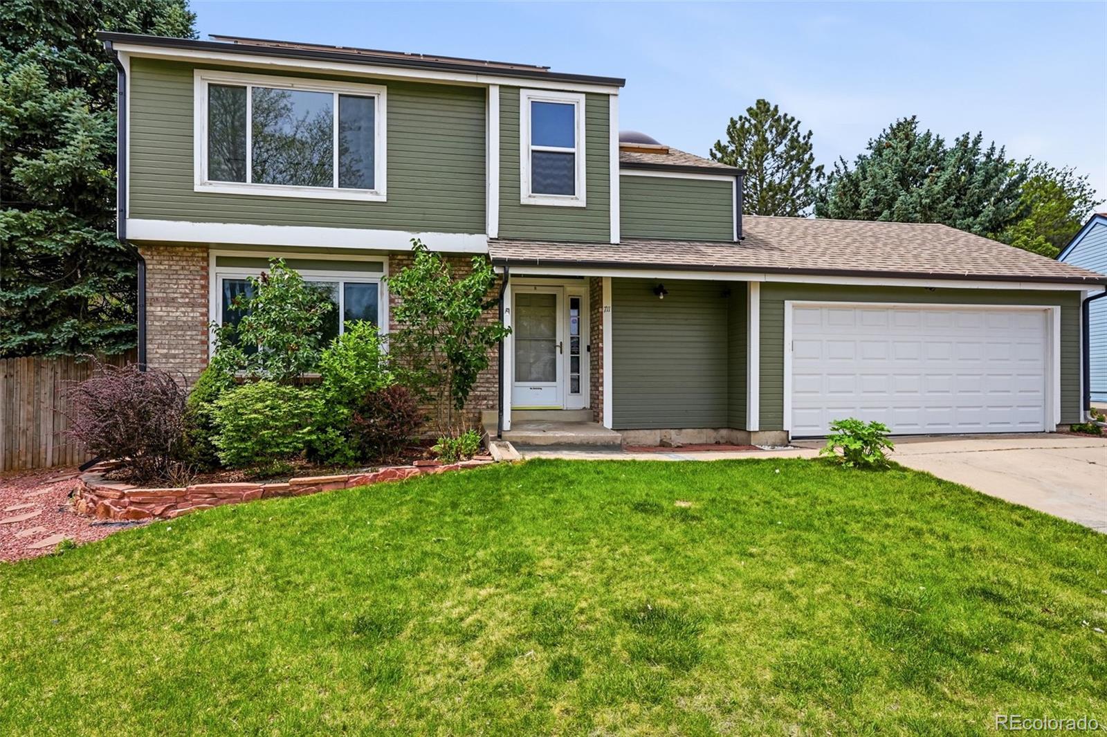 MLS Image #2 for 711 s granby circle,aurora, Colorado