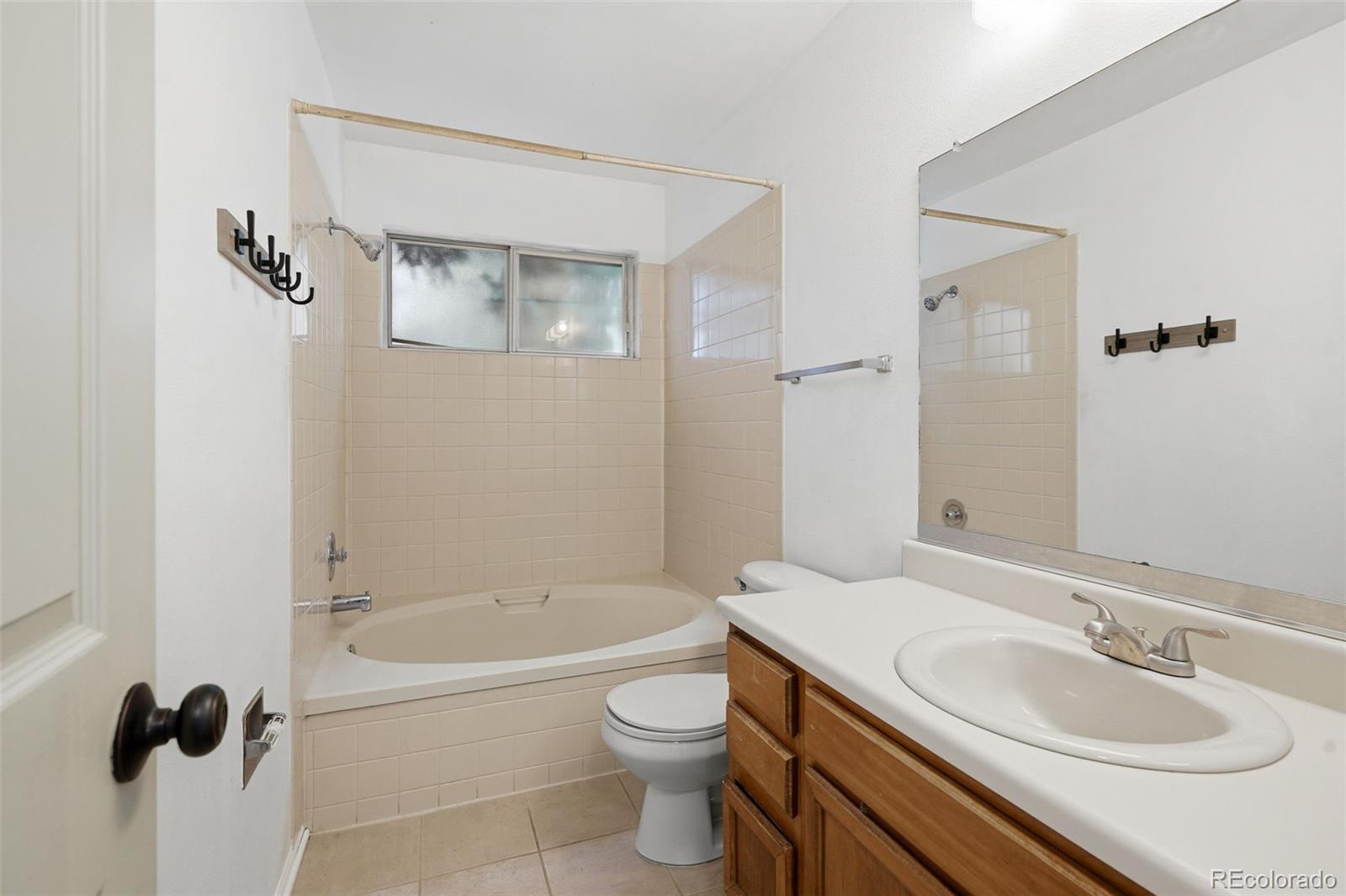 MLS Image #23 for 711 s granby circle,aurora, Colorado