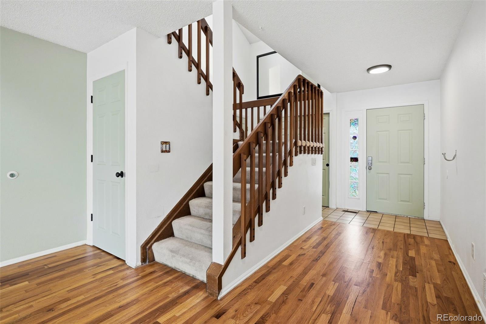 MLS Image #3 for 711 s granby circle,aurora, Colorado