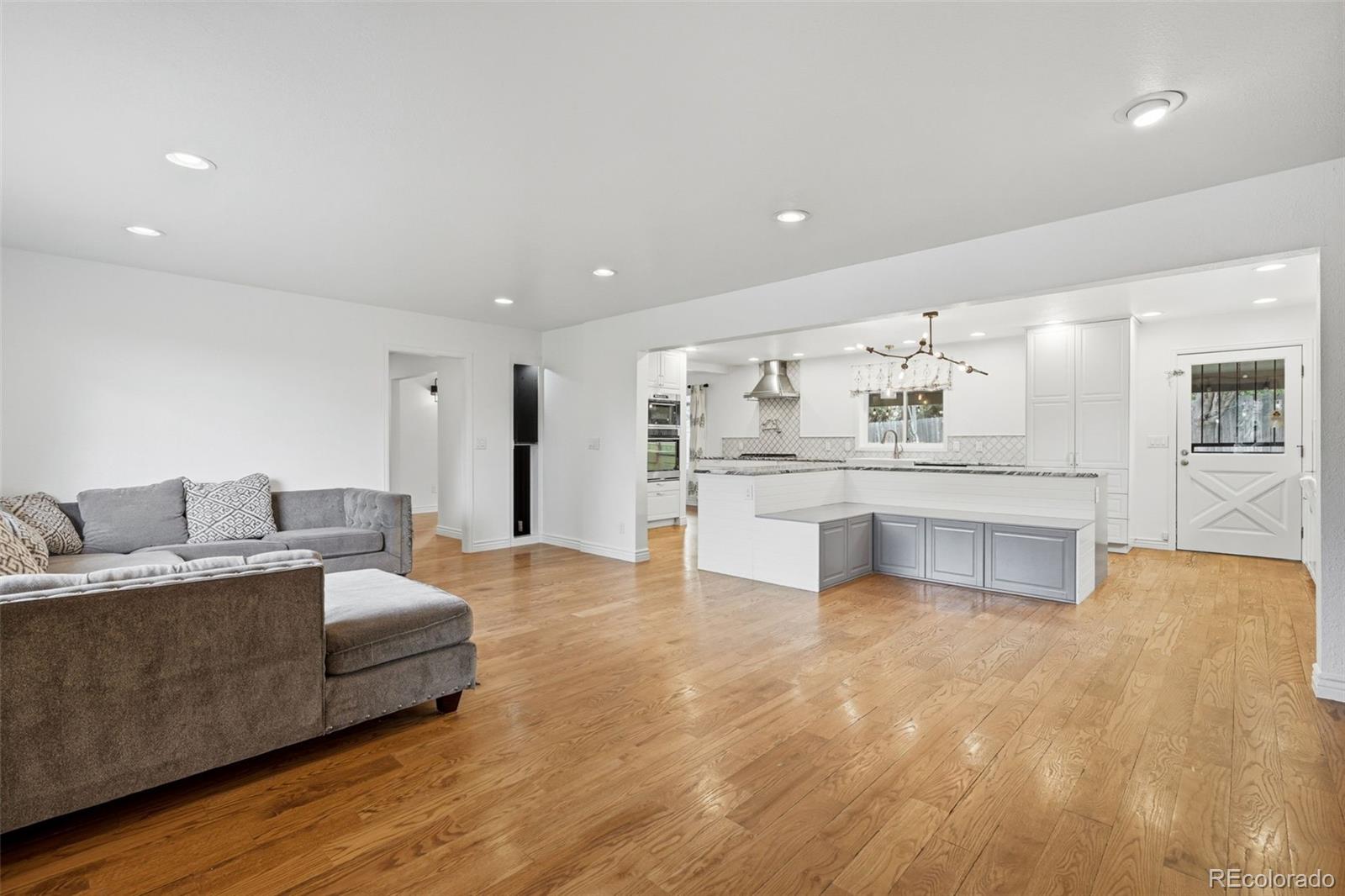 MLS Image #11 for 9056 e colorado circle,denver, Colorado