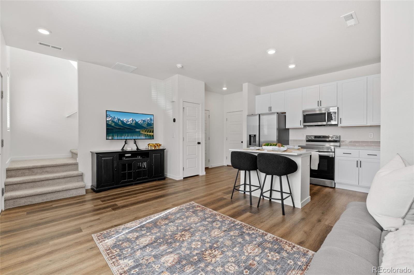 MLS Image #10 for 281  oriole way,johnstown, Colorado