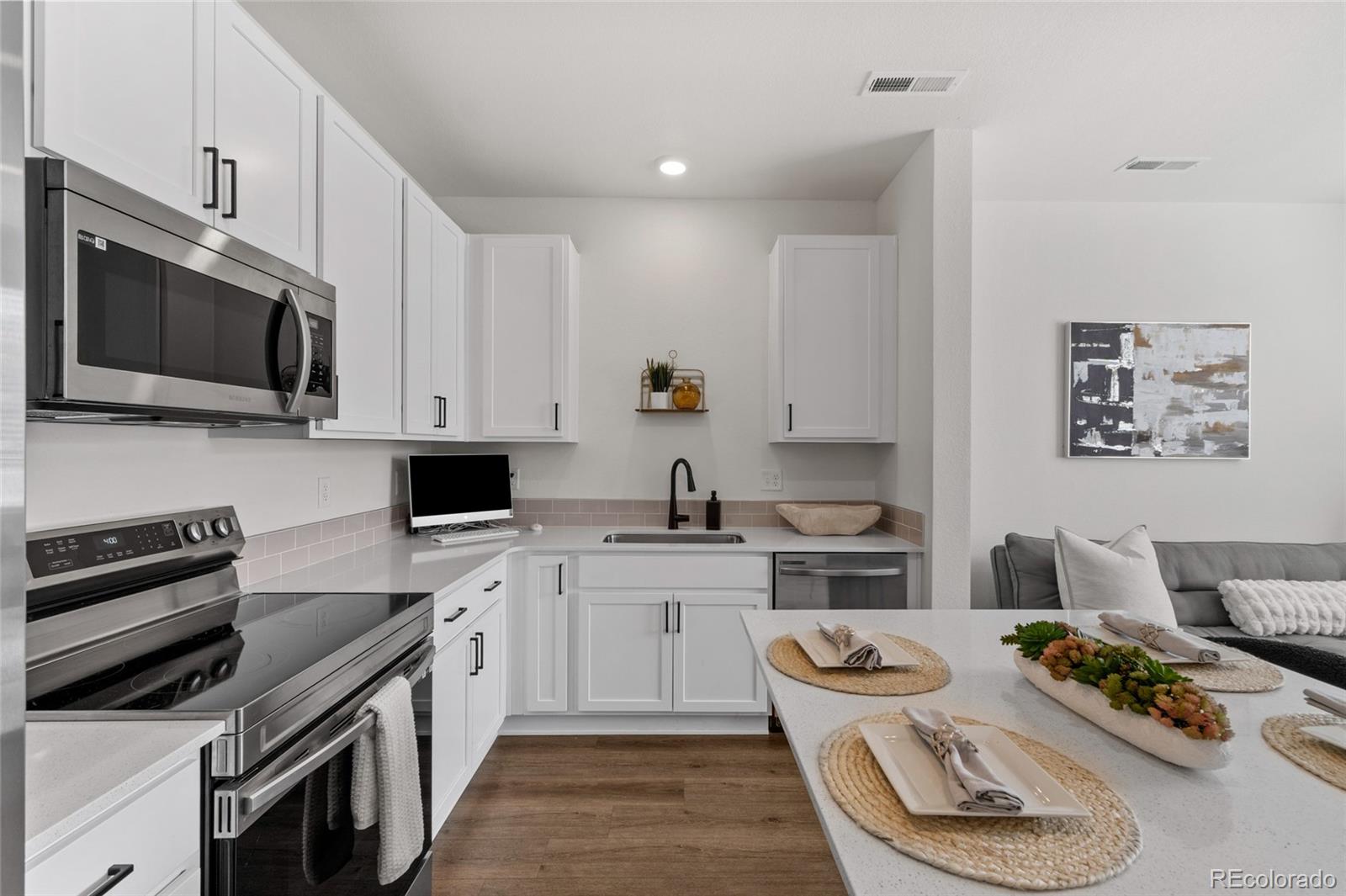 MLS Image #12 for 281  oriole way,johnstown, Colorado